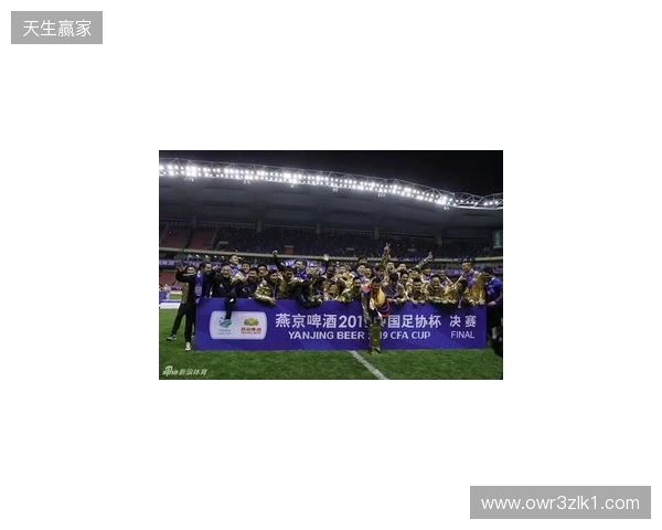 法比奥庆祝足协杯夺冠:我们是冠军了!这座城市值得拥有这一刻 法比奥庆祝足协杯夺冠:我们是冠军了!这座城市值得拥有这一刻